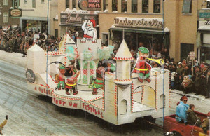 Cartolina originale da collezione 1960 ca QUEBEC CANADA Winter carnival BONHOMME at the parade Cartolina FP NV 1