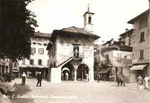 Cartolina originale da collezione 1955 ca ORTA SAN GIULIO NO Scorcio con Palazzetto Comunale ANIMATA Cartolina 1