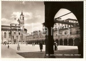 Cartolina originale da collezione 1949 ASCOLI PICENO Piazza del Popolo ANIMATA con FOTOMONTAGGIO *Cartolina FG VG 1