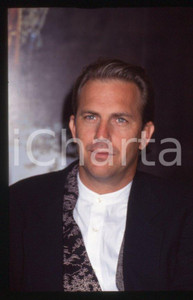 Fotografia d epoca originale Kevin COSTNER  ITALIA 1991 Presentazione Robin Hood 35 mm vintage slide 24 1