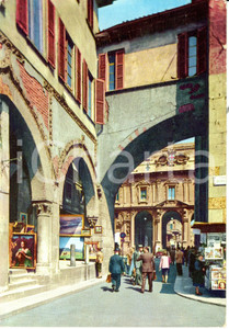 Cartolina originale da collezione 1962 MILANO Piazza dei MERCANTI con esposizione quadri Cartolina ANIMATA FG VG 1