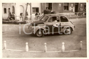 Fotografia d'epoca originale 1971 RIVANAZZANO TERME Trofeo TOTAL Rally Club OltrepÃ² FIAT 500 durante Gimkana 1