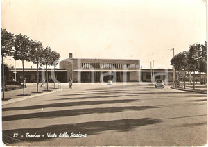 Cartolina originale da collezione 1955 ca TREVISO Viale della Stazione Animata con VIGILE URBANO *Cartolina DANNI 1