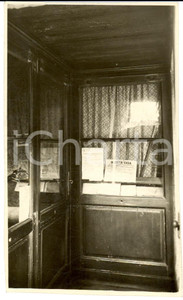 Fotografia d epoca originale 1938 MILANO Affissione provvedimenti per l igiene delle portinerie Fotografia 1