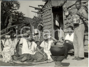 Fotografia d epoca originale 1940 AFRICA Le danzatrici sacre al ritmo dei tamburi FOTOGRAFIA 1