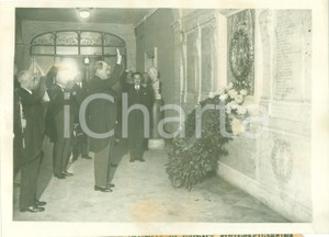 Fotografia d epoca originale 1930 ROMA Francesco BONCOMPAGNI LUDOVISI alla lapide dei Caduti del Comune FOTO 1