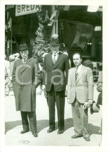 Fotografia d epoca originale 1935 ca MILANO Ministro del SUD AFRICA visita FIERA CAMPIONARIA Padiglione BREDA 1
