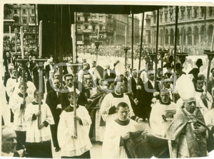 Fotografia d epoca originale 1935 ca MILANO Processione CORPUS DOMINI in Piazza del Duomo Foto DANNEGGIATA 1