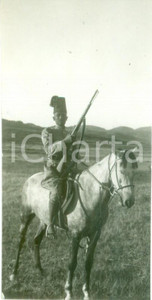 Fotografia d epoca originale 1935 ADUA ETIOPIA AOI Esploratore abissino a cavallo armato di fucile Foto 1