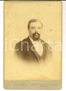 Fotografia d epoca originale 1890 ca ROBARELLO VARESE Ritratto maschile con abito di velluto Foto SAVAZZINI 1