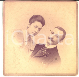 Fotografia d epoca originale 1900 ca TRIESTE Coppia di sposi con rosa al petto Fotografia 11x11 cm 1