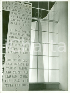 Fotografia d epoca originale 1936 VATICANO Esposizione Stampa Cattolica Iscrizioni simboliche Sala Maggiore 1 1