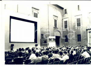 Fotografia d epoca originale 1990 ca PESARO Pubblico alle proiezioni del VIDEO FESTIVAL Foto REPORTAGE 1