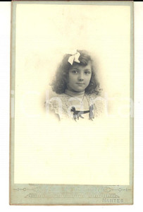 Fotografia d epoca originale 1903 NANTES FRANCE Ritratto di bambina con nastro bianco Foto Felix BERTIN 1
