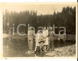 Fotografia d epoca originale 1927 LAGO DI CAREZZA BZ Turisti in posa sul lago Foto 11x9 cm 1