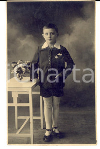 Fotografia d epoca originale 1930 ca ABBIATEGRASSO MI Bambino con le ghette bianche Foto Milanese 1