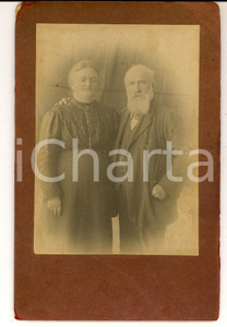 Fotografia d epoca originale 1915 ca AREA LOMBARDA ? Coppia di anziani coniugi abbracciati Foto VINTAGE 1