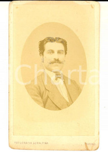 Fotografia d epoca originale 1870 ca TORINO Ritratto maschile con cravattino scuro Fotografia Subalpina CDV 1