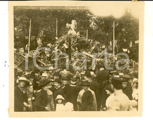 Fotografia d epoca originale 1919 PARIS FÃªtes de la Victoire  Una collinetta di cannoni Foto CURIOSA 12x11 1