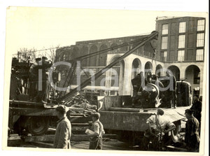 Fotografia d epoca originale 1940 MILANO TRIENNALE DELL ARTE Lavori per allestimento mostra Fotografia 18x13 1