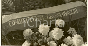 Fotografia d epoca originale 1936 ROMA Corona d alloro della delegazione CECOSLOVACCHIA tomba Milite Ignoto 1