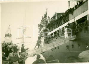 Fotografia d epoca originale 1935 NAPOLI Piroscafo QUIRINALE parte dal Molo SANITA  per AFRICA ORIENTALE Foto 1
