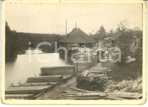 Fotografia d epoca originale 1912 ARDON Jura, France Traffico di legname sull ANGILLON Photo 1