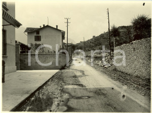 Fotografia d epoca originale 1932 BERGAMO Strada Statale nÂ°42 del TONALE e della MENDOLA tra le case Foto 1