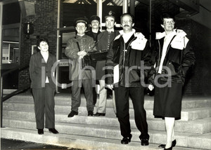 Fotografia d epoca originale 1988 OSTHEIM F Postini posano con le nuove divise Fotografia 1
