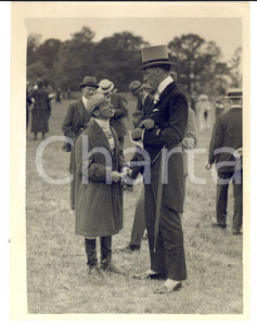 Fotografia d epoca originale 1930 ca EPSOM UK Oaks Day  Lord Gerald LASCELLES with jockey Steve DONOGHUE 1
