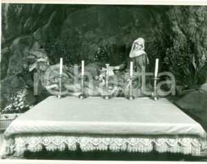 Fotografia d epoca originale 1955 ca ROMA Grotta PietÃ  al Santuario del DIVINO AMORE Fotografia 1