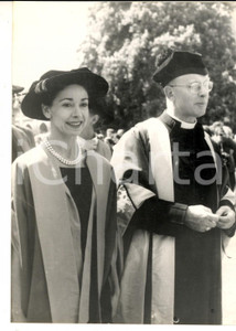 Fotografia d epoca originale 1962 LONDON Frederick Donald COGGAN alla laurea honoris causa di Margot FONTEYN 1