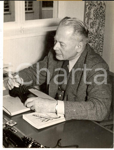 Fotografia d epoca originale 1953 MUNICH Friedrich BAUR devolving his firm to the German science Photo 15x20 1