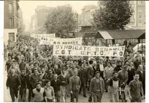 Fotografia d epoca originale 1960 BOULOGNEBILLANCOURT Corteo degli operai contro licenziamenti RENAULT Foto 1