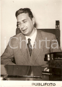 Fotografia d epoca originale 1953 ROMA Aldo MORO ricevuto da Attilio PICCIONI formazione nuovo governo Foto 1
