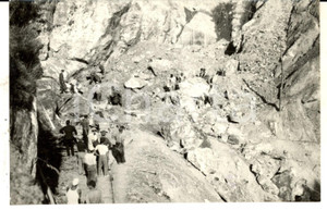 Fotografia d epoca originale 1959 PIETRALAVEZZARA GE Recupero salme degli operai morti in una frana Foto 1