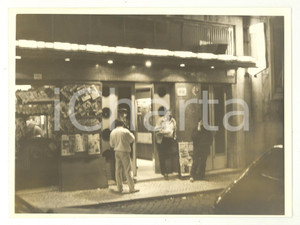 Fotografia d epoca originale 1970 ca LISBONA VINTAGE Ingresso di un locale notturno Foto ARTISTICA 24x18 1