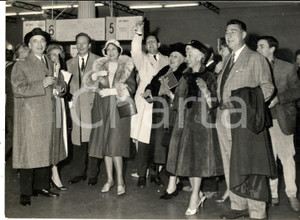 Fotografia d epoca originale 1959 PARIS Partenza attori COMEDIE FRANÃ‡AISE  Maurice ESCANDE Jacques CHARON 1