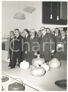 1960 MILANO Triennale - Giovanni GRONCHI accompagnato da Ivan Matteo LOMBARDO