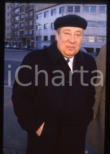 35mm vintage slide* 1985 ca ITALIA Domenico ROSATI presidente ACLI (6)  Diapositiva d'epoca, in formato 35 mm. CONDIZIONI: GOODTutti i diritti riservati.E' severamente vietata la riproduzione. ICharta mette in vendita, sul negozio eBay e in esclusiva sul sito "icharta" il proprio archivio composto da numerose diapositive e negativi fotografici d'epoca, tutti originali e autentici, che attraversano la storia del costume italiano tra gli la fine degli anni Sessanta e Novanta.Si tratta di uno sguardo inedito sull'attualit&agrave;, la politica, la vita quotidiana, il gossip e la cultura, che fotografa il cambiamento della nazione in quest'ultimo scorcio del XX secolo. Un'occasione unica per il mercato del collezionismo, che vede finalmente disponibile un archivio eccezionale per vastit&agrave;, tematiche e condizioni, in un settore (il negativo fotografico e la diapositiva) di assoluta novit&agrave; e dalle interessanti prospettive di investimento.     originale e autentica 1