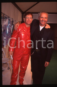 35mm vintage slide* 1995 ca MODA Gianni VERSACE Elton JOHN backstage sfilata (1)