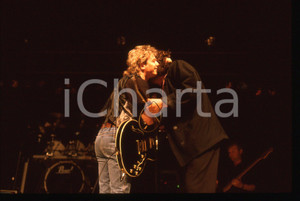 35mm vintage slide* 1980ca MUSICA Pete HAYCOCK durante un'esibizione (3)