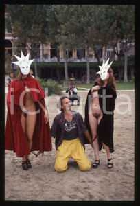 35mm vintage slide*1994 VENEZIA Film DA DO DA Nico CIRASOLA spoglia due donne 10
