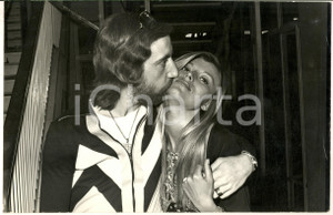 1970 ca COSTUME Marina OCCHIENA e Cristiano MINELLONO fidanzati - Foto 30x20