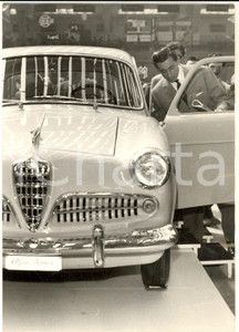 1955 TORINO SALONE DELL'AUTO - Fausto COPPI prova ALFA ROMEO GIULIETTA *Foto