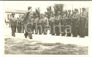 Fotografia d epoca originale 1947 MODENA Caserma Ottavo Campale  Battaglione in rivista Foto 14x9 cm 1