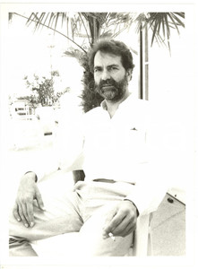 1990 ca CINEMA Il regista Edgar REITZ fuma una sigaretta *Foto VINTAGE 18x24 cm