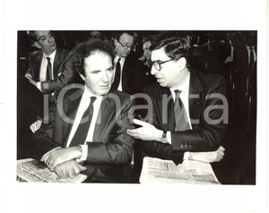 Fotografia d epoca originale 1985 ca MILANO Gaetano MORAZZONI con Angelo Maria GALLINONI Foto 25x20 cm 1