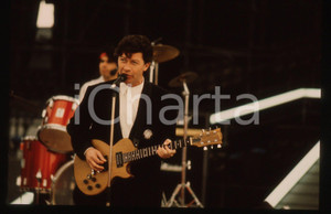 35mm vintage slide* 1988 SANREMO Robbie ROBERTSON sul palco del Palarock (15)