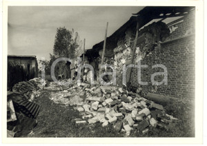 1957 NUBIFRAGIO A LEINI (TO) Macerie di una cascina distrutta dalla grandine  Fotografia d'epoca.  CONDIZIONI: G FORMATO: 18x13 cm     originale e autentica 1